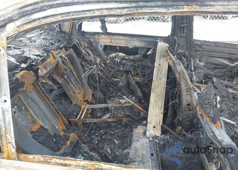 2014 Mercedes-Benz E 350 из США, поврежденный, VIN WDDHF5KB4EA926681